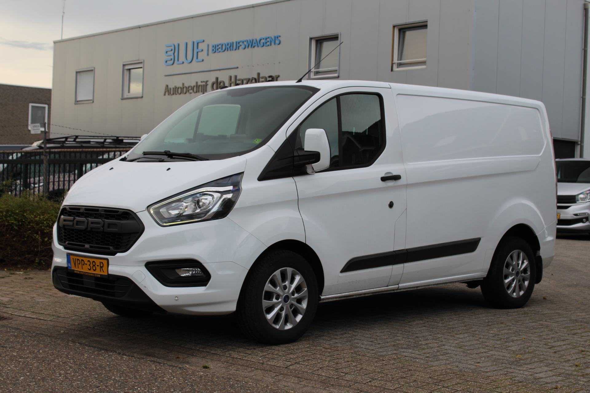 Ford Transit Custom 280 2.0 TDCI 130PK Euro6 ✓ 3-zits ✓ airco ✓ navigatie  ✓ trekhaak 2500KG