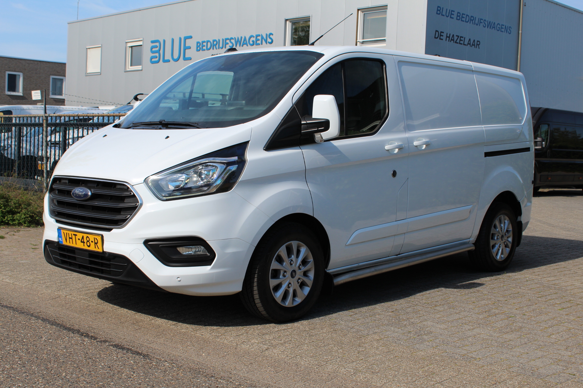 Ford Transit Custom 320 2.0 TDCi 130PK Euro6 L1 Limited ✓ Veba box ✓ 3-zits ✓ navigatie