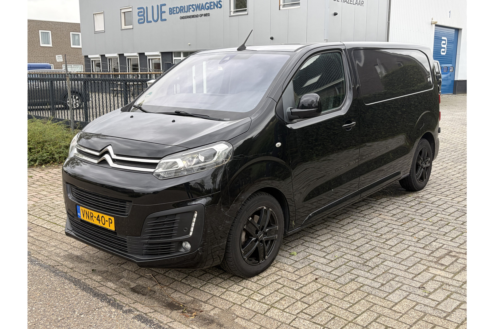 Citroën Jumpy L2 2.0 BlueHDI 180PK Automaat M Club ✓ 3-zits ✓ navigatie ✓ climate control